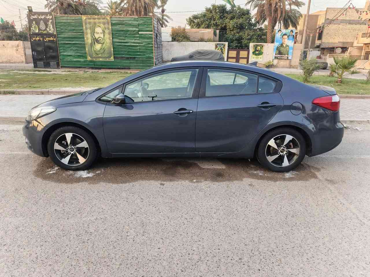 السلام وعليكم للبيع كيه فورتي موديل 2016  وارد امريكي حادثه جاملغ خلفي كله اليبل واحد بيه قطعتين صبغ محرك ألف وثمنميه دوش جاهزه وجديده  رقم بغداد الدولي السعر (95 ) الشراي يتصل ***********
