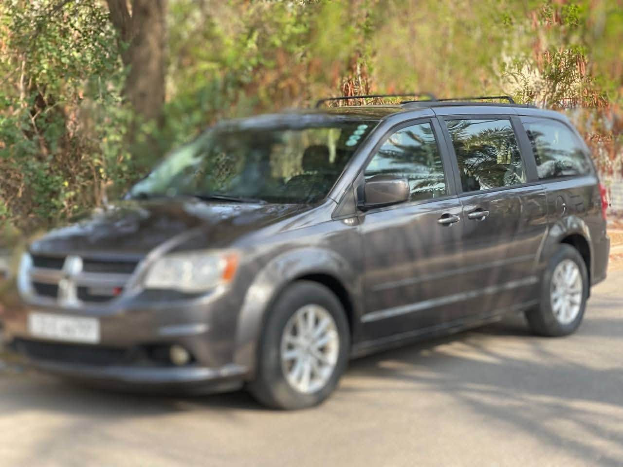 السلام عليكم
‎#_للبيع_فقط👇🚘 
‎دوج كرفان 2015 DOGE CARAVAN
 وراد امريكي رقم اربيل وكاله او تحويل    
ضرر جاملغ فقط 
 السعر 137 وبي مجال بسيط 
موصفات:-
مكينه 3600 باب + جنطه كهرباء مقاعد منفصله سياحي شاشه + كامر تبريد ٣ قطع ويل كب حصان جام 
اوتو كرسي كهرباء 
 مكانهة بغداد 
للاستفسار ***********

