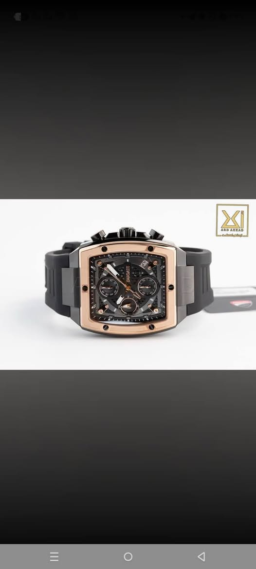 ساعة من شركة دوكاتي كورس Ducati Corse الإيطالية
ساعة رجالية 

• ٣٦٠ ألف قفل 
‏

 
•المواصفات
•رقم الموديل
•مقاومة للماء 50 متر
•تعمل بالبطارية 
•القطر 40 ملم
•الوزن 107 غرام
•ضمان سنة مع ضمان دولي
•تحتوي على ساعة أيقاف ( كرونو غراف )
•القالب معدن ستانلس ستيل مطلي باللون الأسود و مطعم باللون النحاسي 
•المينة لون أسود
•تحتوي على سناتر
•الحزام ربر لون أسود

***********

نص مكتوب في الصور:
- ARD AKKAD
- ARD AKKAD ARD.AKKAD
- AKK ARD AKKAD
- أرض أكاد
- ارض العقاد
- أرض الكعك