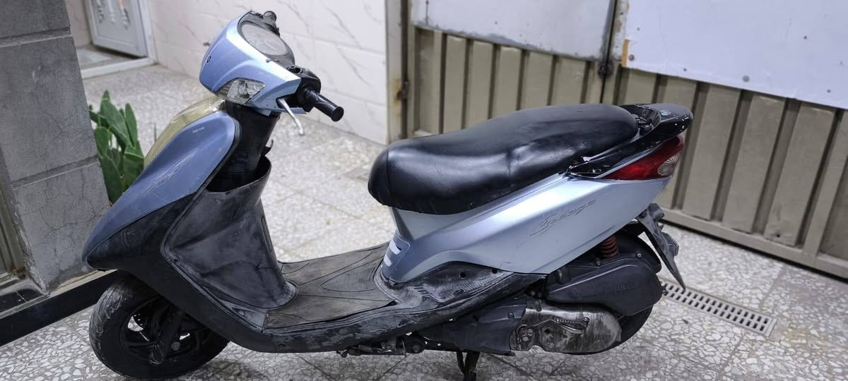 بريز كابريتر دراجه كلش جديدة كلها بلاديه مكينه مكفوله كفرات اصلي مختومات سعرها 650 مكاني بغداد العبيدي *********** شراي جيب وياك ابو مصلحه يفحصلك وشرط ابيع من باب بيتي واكفلها من السرقه  تحياتي لجميع
