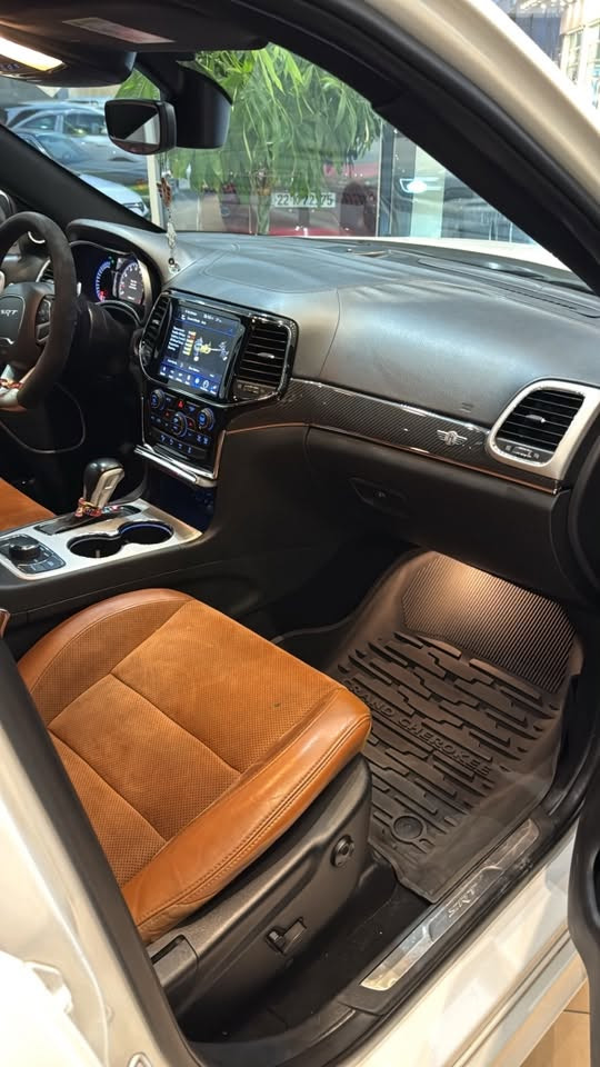 جيب جراند شيروكي SRT | 2019
JEEP GRAND CHEROKEE SRT

الموديل: 2019 (خليجي) – وكالة هارلم
العداد: 58٫000 الف
المحرك: V8 HEMI سعة 6.4L
القوة: 465 حصان
اللون: أبيض
مغلفة ppf

المواصفات:
أعلى فئة SRT
قير أوتوماتيك 8 سرعات
دفع رباعي AWD
Brembo
جنوط SRT 20 إنش
داخلية كنتارا SRT
شاشة 8.4 إنش
كاميرا خلفية
فتحة بانوراما

السعر: 305 ورقة وقابل للتفاوض
الموقع: بغداد
رقم الهاتف: ***********
