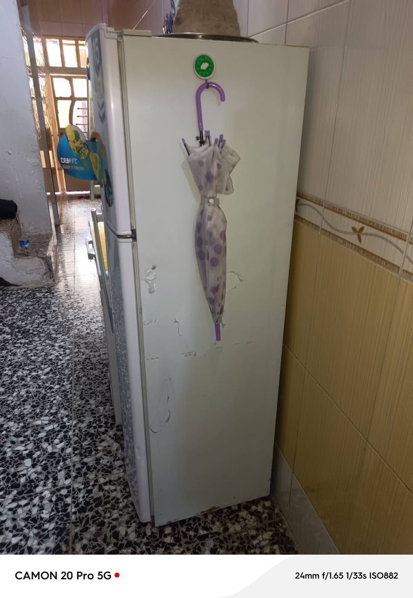 ثلاجة نضيفه وتجميد خير من الله سبب للبيع اشتريت اكبر واريد ابيع سعر 150 الف مكان بغداد حي اور الشيشان الشراي يتفضل واتساب او اتصال ***********
