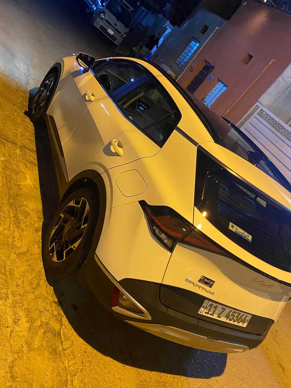 سبورتج موديل 25 خليجي ضمان كيا فول مواصفات رقم بغداد باسمي اخت الزيرو ماشيه 9 الاف 
المواصفات 
1- فتحة سقف بانوراما
2- بصمه تشغيل وابواب
3- جنطه كهرباء
4-تدفئه مقاعد والمقاعد كهرباء
5- تدفئة ستيرن وفول تحكم ستيرن وشفتات بالستيرن 
6- كروس سرعه 
7-شاشه ديجيتال متصله وابل كار بلي
8- مود درايف وهاندبريك دكمه واوتو هولد ومانع انزلاق ومانع انحدار 
9- قطعتين تبريد
10 - لايت زينون وليد وبك لايت ليد وبروجيكتر وليد بالشباك 
السياره داخل بيجي اصلي ومغلفه تغليف ب 250 الف ومكفوله السعر 229 وبيها مجال رقمي ***********
مكاني بغداد
