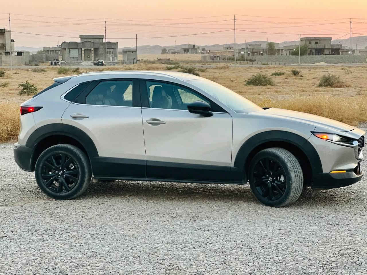 السلام عليكم 
معرض الناصر 
🚗 مازدا CX-30
📌 الموديل: 2024
🎨 اللون: سيلفر مميز
⚡ الفئة: S Select Sport 
📝 المواصفات:
 شاشة وسطية ذكية مع طبلون رياضي وعدادات ديجيتال واضحة.  
 ماشية مسافة قليلة جداً (7,221 كم).  
 الداخلية جلد أسود فاخر ونظيف، گير ومحرك بحالة الوكالة (شرط السحب والفحص).
 التبريد وكلشي شغال، بصمة شبابية ورياضية متكاملة.
 (رقم كركوك - شهداء)
📍 الموقع: كركوك / الزاب صبيح تحتاني 
صور الضربه موضحه بالمنشور 🪽
📞 للإستفسار والسعر، يرجى مراسلة الصفحة أو الاتصال على الأرقام المثبتة: ***********
(أهلاً ومرحباً بالجميع، شراي حقيقي ما نختلف وياّه) 🤝
