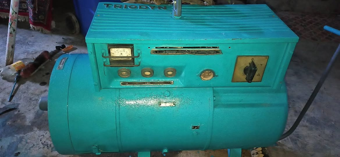 من رخصة الادمن والادارة المحترمة 
الن جيوكسلفاكي 3فيز مال معامل تلحم جميع المعادن  جاهزة واير الكاوية ١٥ متر واير البارد ٨ متر السعر مليون ونص مجال قليل عنوان سدة الهندية  للاستفسار ***********ابو علي 
الرزق والعافية عالجميع
