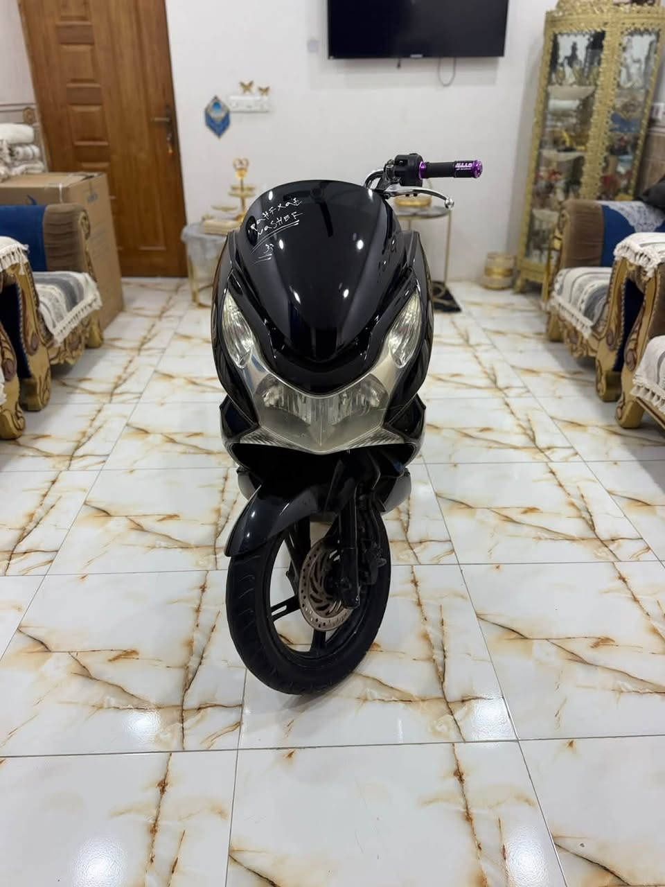 السلام عليكم اللبيع دراجه pcx جيل لاول ماشيه 35 الف دراجه ماخذها رمبه  الدراجه وعلى  ايدي حجم المكينه 125 ياباني الاصلي دراجه كامله استان كهرباءي  حساس ازدحام  الدراجه جديده واحلا من الصور  مال جناي الدراجه مكفوله  اي نقص مابيه  السعر مليون 300 وبيه مجال مكان بغداد  الدوره حي الصحه  الرقم  ***********
