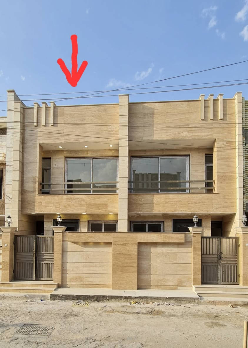 مشتمل ٥٠ متر واجه ٥  ونزال ١٠  للبيع في بغداد حي الجهاد الديوان شارع الشارقة بناء حديث مستخدم قليل بناء ٢٠٢٣ مسكون كلش قليل فقط بلعطل من كل سنة داخل وخارج مرمر البيت مدخلين الطابق الارضي استقبال وصالة ومنور وحمام طابقين ونصف سطحين ثلاث غرف نوم شغل درجة اولى من كهرباء وماء ومجاري
***********

