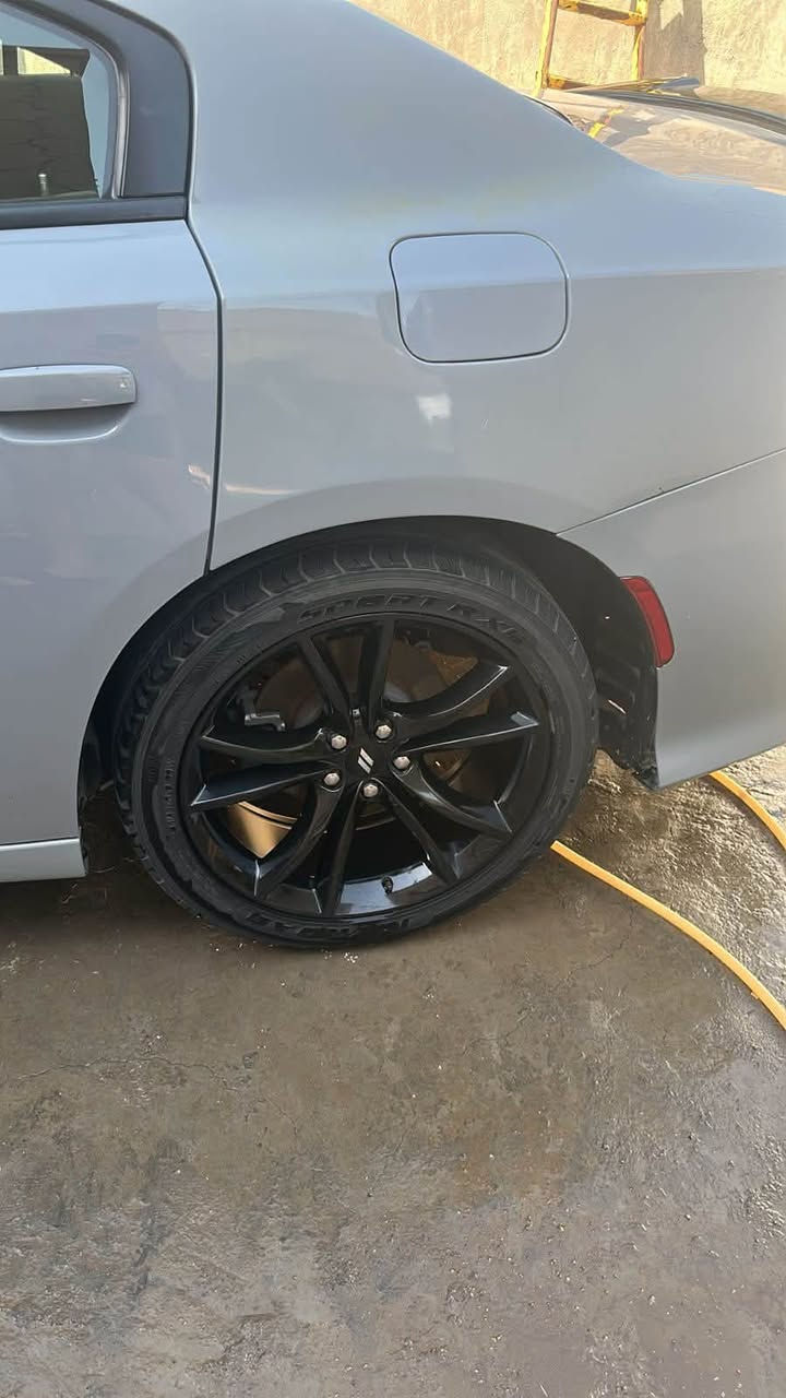 جارجر sxt  plus
موديل ٢٠٢١ 

الون سموك المميز

رقم اربيل بسمي تحويل ثاني يوم

الحادث مرفق بالفديو داخل المنشور

فول مواصفات

فتحة سقف

كشنات جلد تدفئة تبريد 

استيرن تدفئة

كشنات كهربائيه 

قطعتين تبريد

ويل ٢٠ اسود

ماشية ٨٠ الف 

وارد امريكي 
مكاني بغداد

للاستفسار اتصال على الرقم ***********
