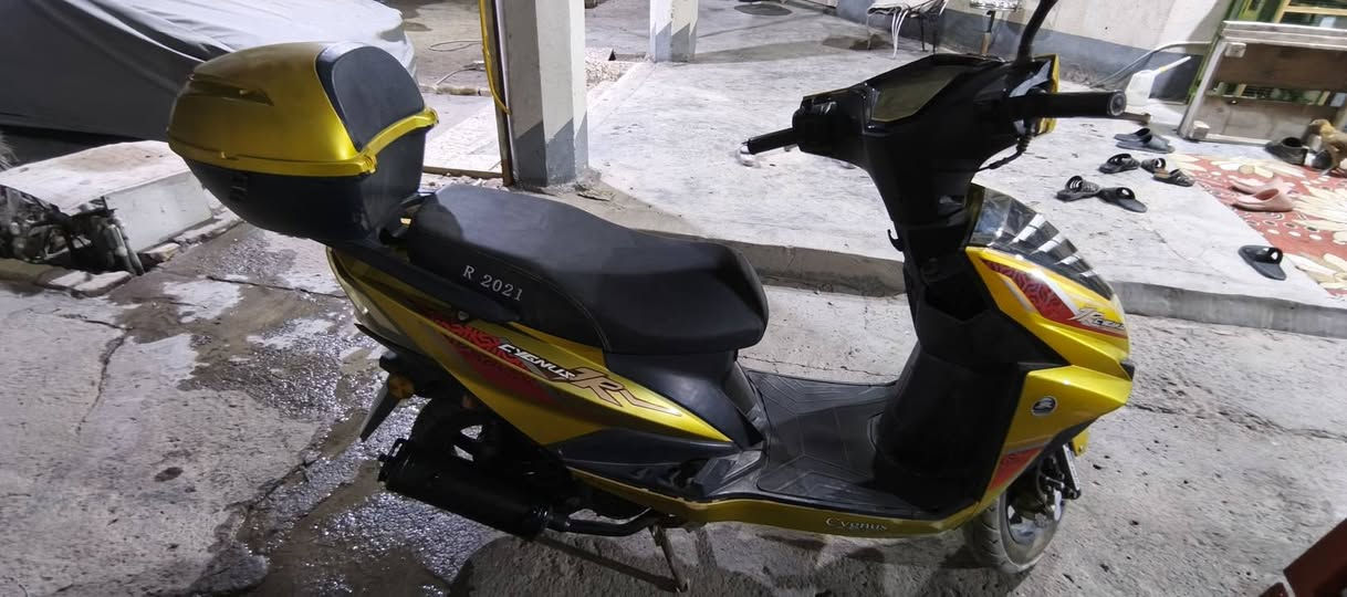 دراجه سكنس موديل 2021أخو جديده مافتحوه جانت متروكه بيه سويج وبيه بصمه مثل سياره موجوده الصوره مال بصمه قفل  بريموت ضد السرقه  تشغيل عل بعد دراجه حلوه السعر 350 وبيه مجال العنوان جزيره كباسي رقمي ***********
