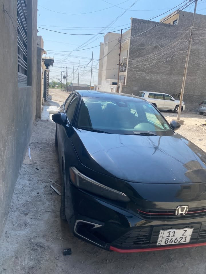 هوندا سيفك2025سبورت تورنك اعلى فئه بالهوندا ممشى32الف كيلو صور شاصي مرفقه وبالعراق مبدل باب خلف سائق ***********
