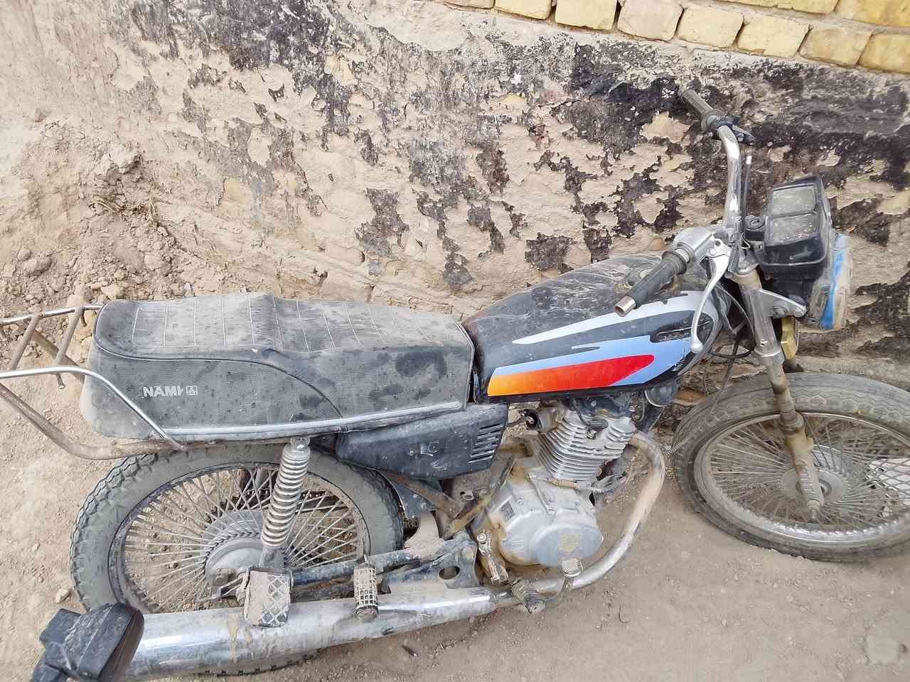 سلام عليكم دراجه للبيع بسعر مناسب دراجه تايكر عوزه ابلك وكلج ومزانيات مل الزنجيل ***********
