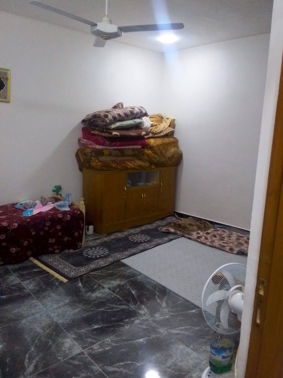 السلام عليكم دار للبيع مساحه 100 متر يحتوي على غرفتين نوم وحده فوك ووحده جوا  وأستقبال ومطبخ  وصحيات   العنوان الخماس فرع  اسواق بابا اشتريلي 

للأستفسار مراسلة الصفحه 
او 
لأتصال على الرقم  ***********
