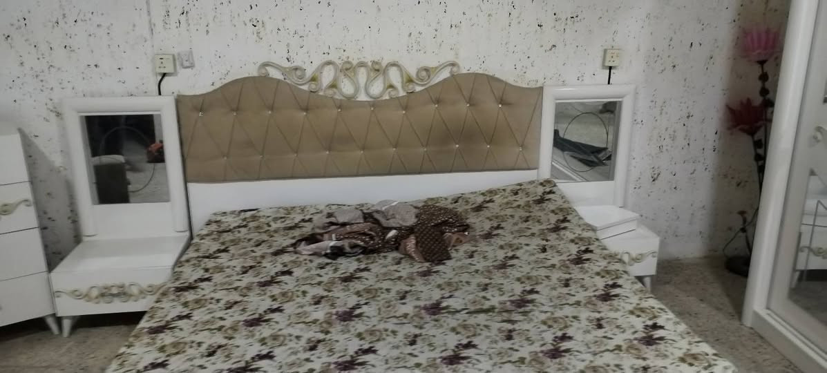 غرفه تركي ٧ قطع نضيفه جدا لون ابيض  جلولاء مدخل سيطرت المعسكر هاتف *********** وات ساب متواجد ملاحضه علما نشتري مستعمل ونراوس كل شيء خناقين, ديالى
