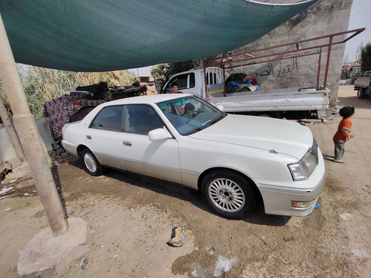 السلام عليكم راس الثور فلات نقل جثه ما اندل راعيه ابيع بدون راعي كفاله من الكص والصبغ والضربه القويه محرك وكير جدد حاويه قبل اسبوعين مبدلهن سياره جاهزه مكانها بصرة السعر ٤٥ وبيها مجال للشراي ***********
