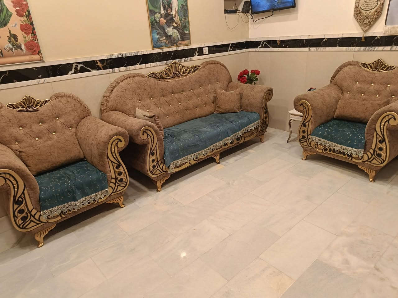 تخم للبيع العدد 5 +يكون 10مقاعد ونضيف مصارله هواي..سعره 750 وبي مجال للاستفسار على هذا الرقم ***********
