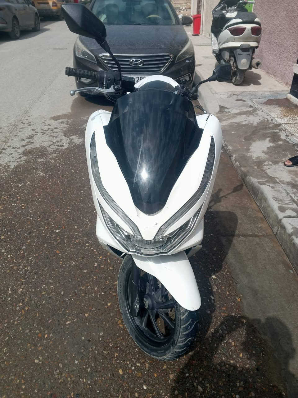 السلام عليكم دراجه  PCX  الجيل الثالث وارد كوري كشن رياضي تدفئه كشن. حساس ازدحام حساس استان بصمه الدراجه نضيفه جداً  العنوان الشعب نهاية سبع قصور السعر 14 $ هذا رقمي *********** ملاحظة الدراجة تنباع بدون جنطة
