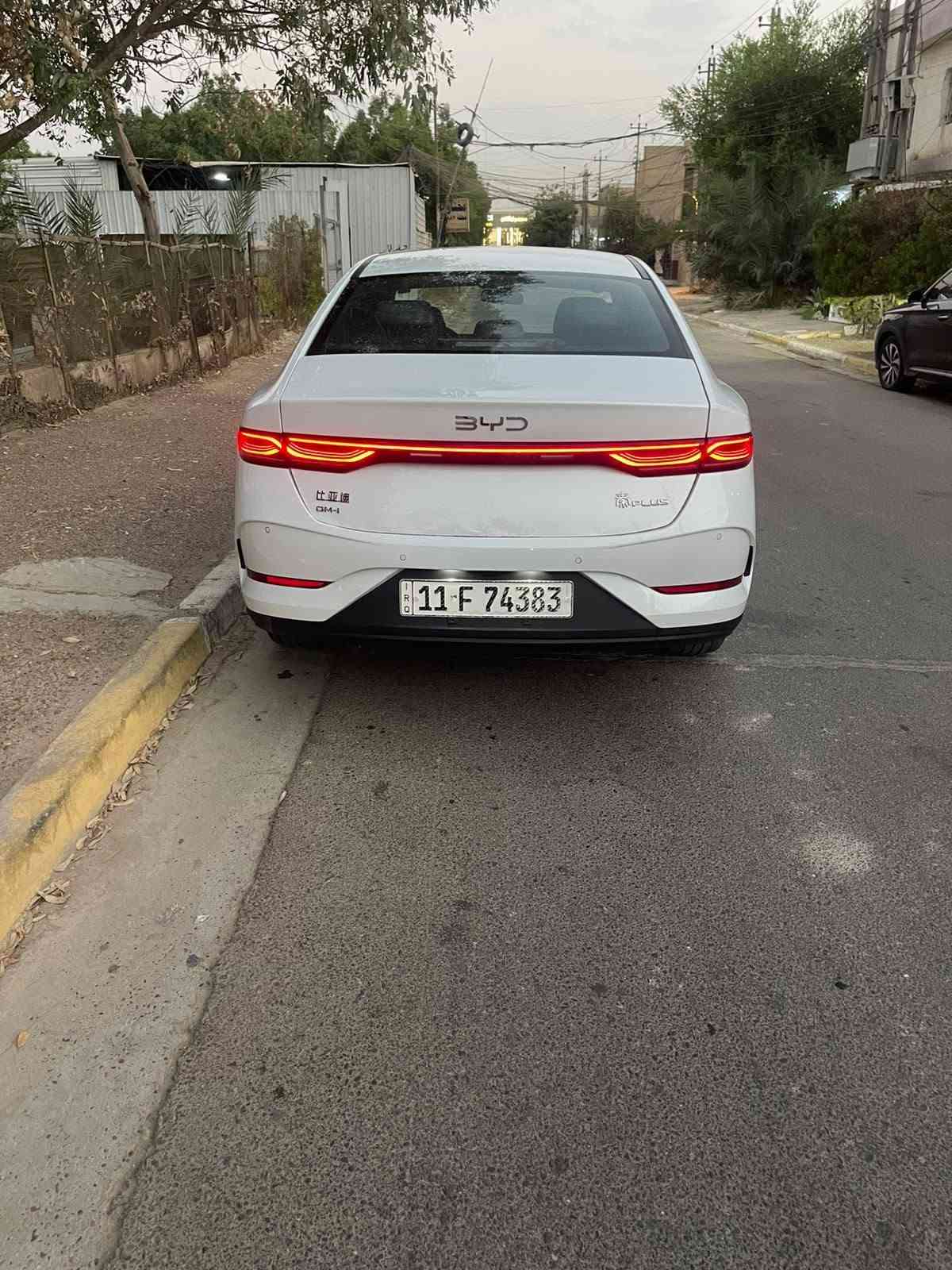 كن بلاس 😍
داخل زيتوني 
غراضهه كامله 
بصمه+كارت 

ماشيه2000  كم

سياره نظيفه  وجديده عدا 
تعديل BDR صغير بالجنطه

مرقم بغداد كامل بأسمي 

السعر 20 مليون ✅ قفل قفل 

السياره
 📌مكانهه بغداد حي الجهاد 

***********
***********
