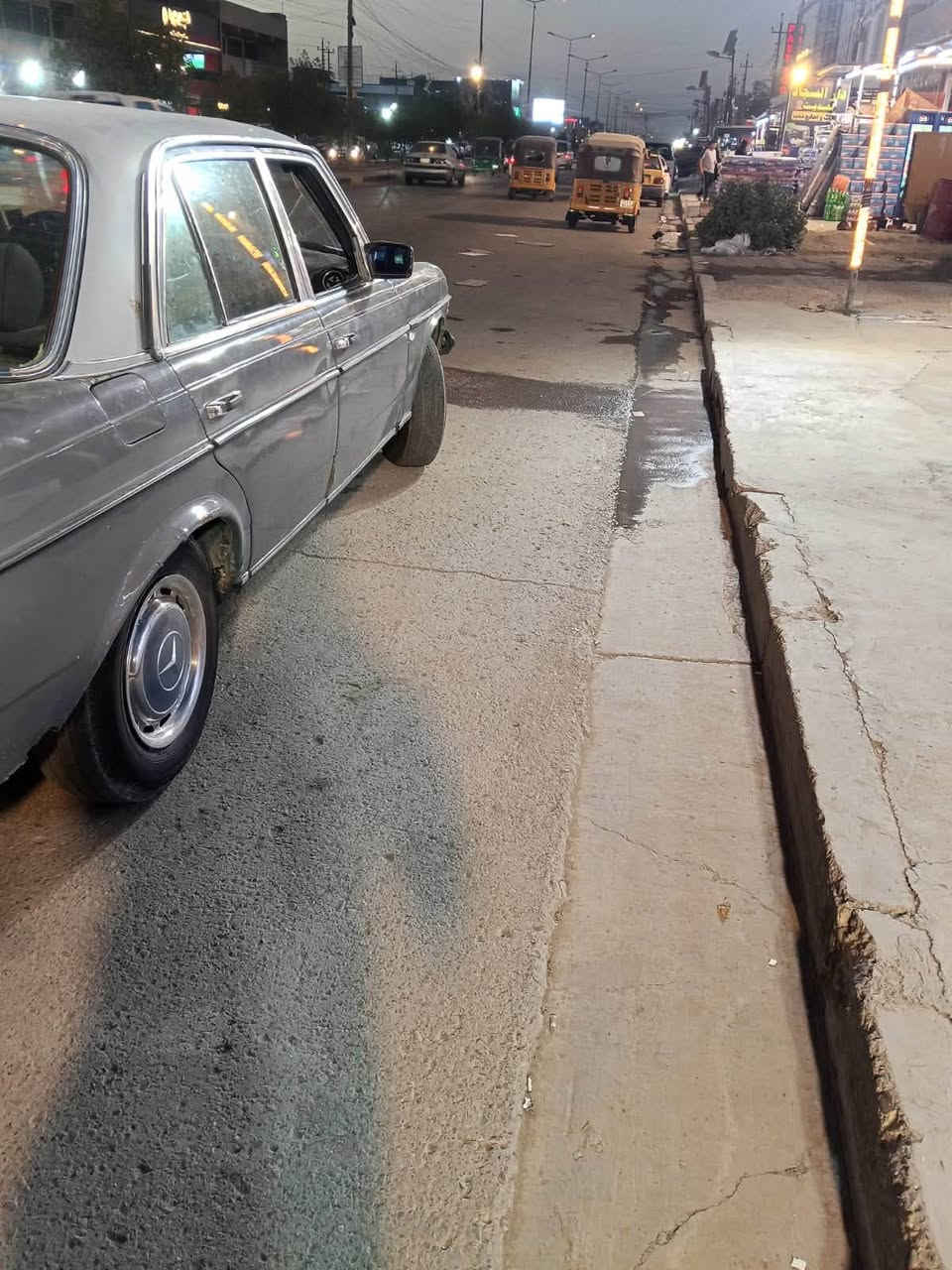 السلام عليكم مارسدس ابو جحيل مرور موديل ٨٤.   
رقم بغداد مشروع وطني سنويه لحد ٢٨ 
مكينه وكير بطه مكفولات قواعد دبلات بلاديات 
تختم تاير جدد صدر امامي هسه مبدله جديد  تبريد شغال بس بوري نفرق بلبنيد وطار الغاز غير الغاز 
هاي تفاصيل السياره لا اتخبرني الو تراسلني تكلي شبيها ذني تفاصيل السياره مكاني بغداد الحسينيه مال راشديه
***********
٠٧٧٢٦٩٧٣١١

سعرها ٣٣وبيها مجال
