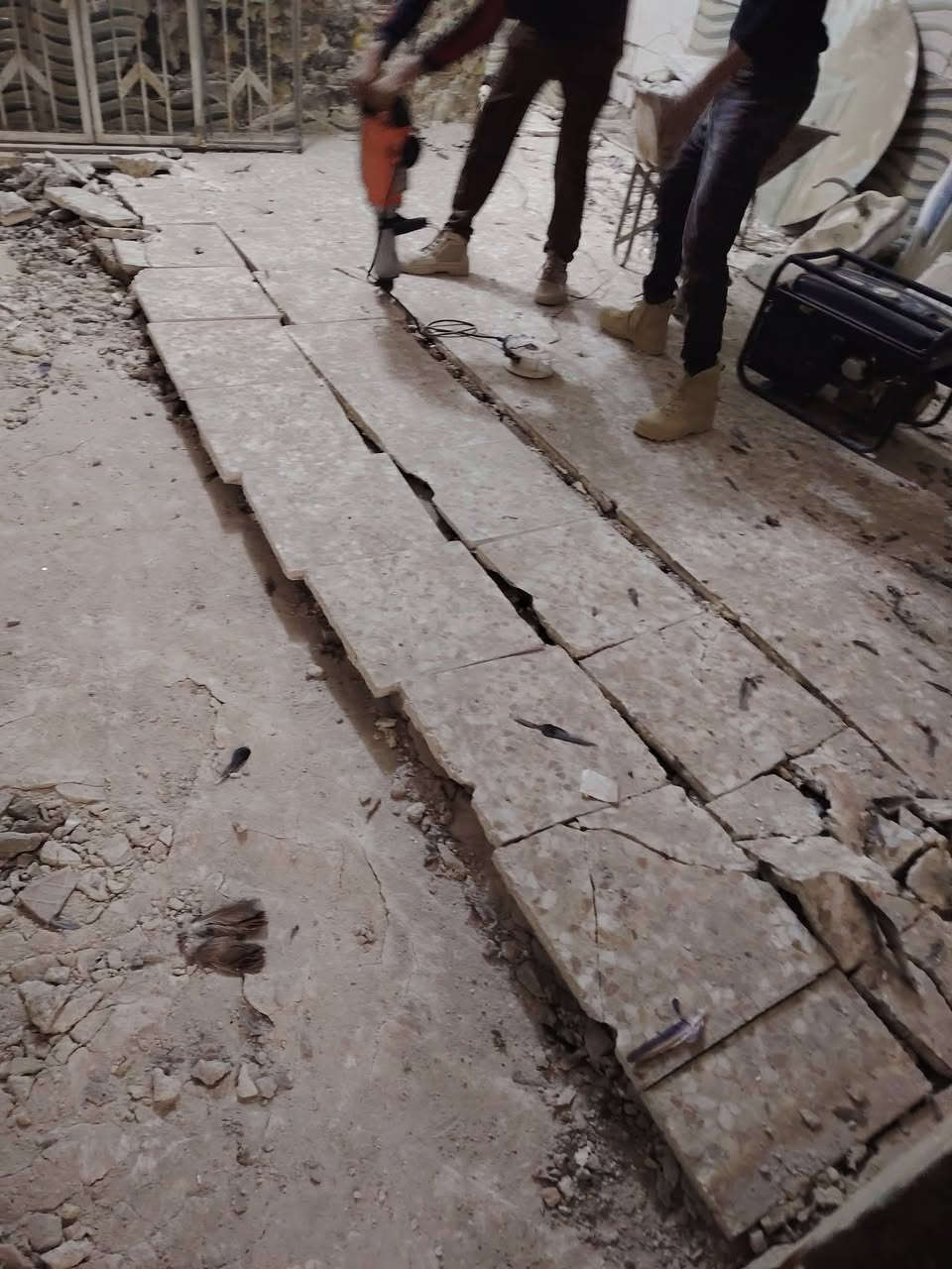 كادر عمال • حفر أساس • تنظيف بيوت