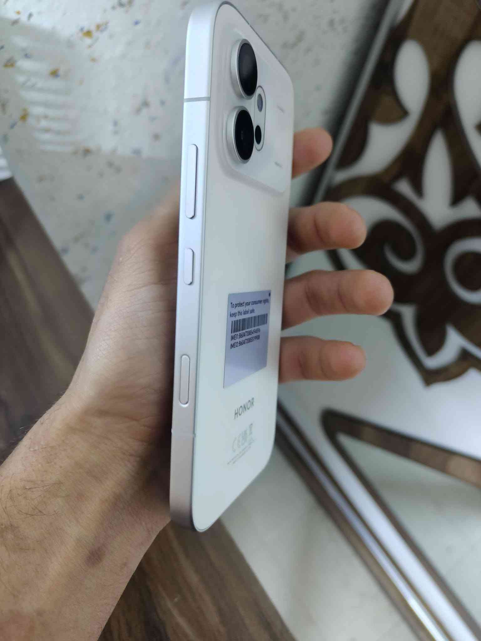 هونر ٦٠٠ • ٢٥٦/٨ • بطارية ٧٠٠٠