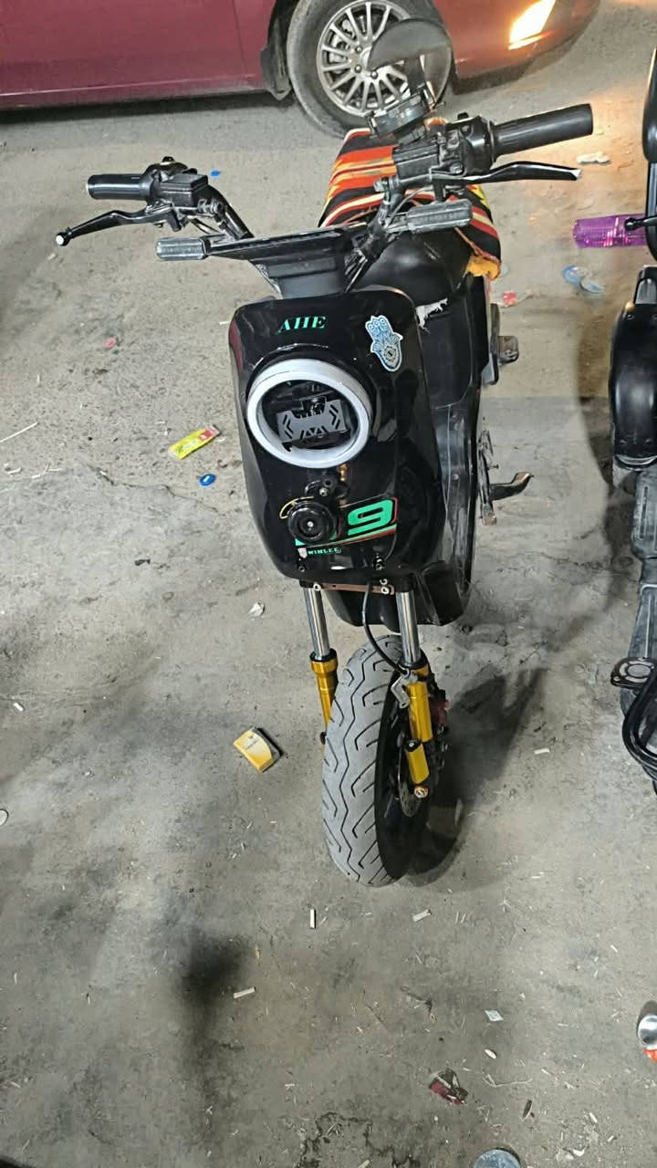 السلام عليكم R9للبيع بسعر 350عنواني بصره الزبير ***********
