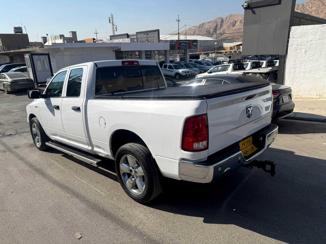 دوج رام 2016 محرك V6 جارجر 
قطعتين صبغ  فقط السياره كلش نضيفة 
السعر 135$ ورقه ومجال كلش بسيط 
العنوان دهوك 
***********
*********** Leimuiden, ZH
