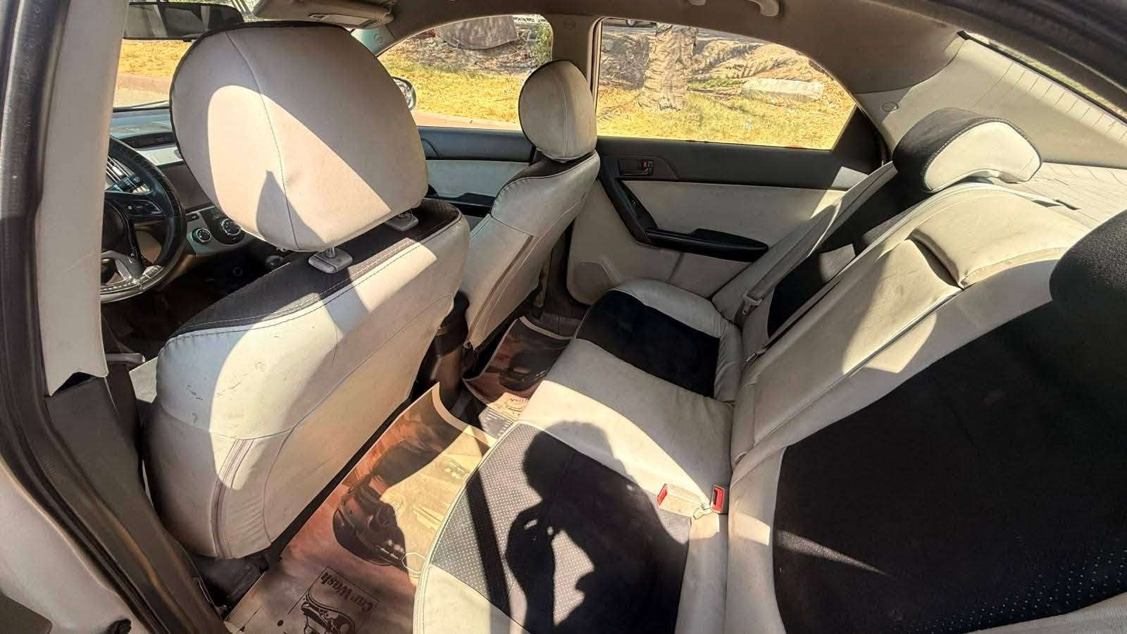 اعيد النشر بسبب الوعود إلكاذبه
كيه فورتي ٢٠١٠ وارد أمريكي حادثها الجاملغ الايمن مكينه ٢٠٠٠
تبريد شغال رقم بغداد ألماني بسمي 
السعر ٧٢ اوبيها مجال بصيط 
بيها بعض الشخوط
والجراد موضحه العنوان بغداد رحمانيه الشعله  
*********** واتساب
