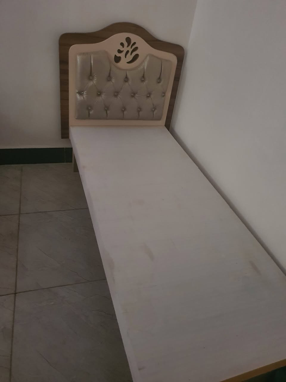 جرابي جدد معه الملحق تزكام سعر الوحده ٧٥ مكانه كوفه شارع المطار الجديد ***********

