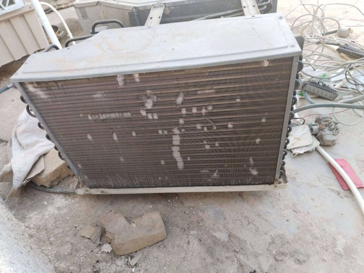السلام عليكم

مكيفات مستعملة للبيع
احد المكيفات نقص غاز لكن شغال بدون اي مشكلة
والثاني شغال بدون اي مشكلة

اثنينهن ب٣٠٠ وبيهن مجال

العنوان: الكوت الفلاحية
***********
