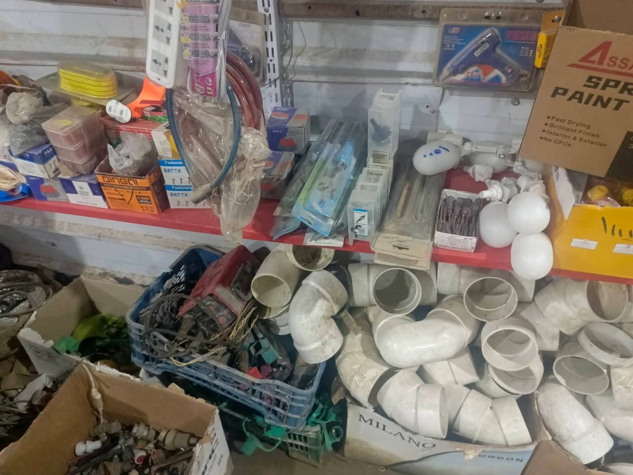 السلام عليكم ورحمه الله مواد انشائيه كامله للبيع شلع مع الرفوف حديد السعر مناسب العنوان الديوانية طريق السنيه قرب معمل الاصباغ ***********
