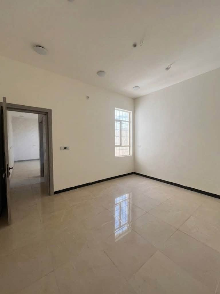 🏡 بيت مميز للبيع في بغداد – الغزالية / العقداء
📌 رقم العقار: 1248

📐 المساحة: 100 م²
📏 الواجهة: 5 م
📏 النزال: 20 م
🏢 3 طوابق
🛏️ 4 غرف نوم
🚪 مدخلين
🏗️ بناء 2026 – درجة أولى
📜 طابو صرف

✨ بناء حديث، تصميم عملي، ومناسب جداً للسكن العائلي.

📞 للاستفسار والمعاينة:
***********

📍 بغداد – الغزالية – العقداء
