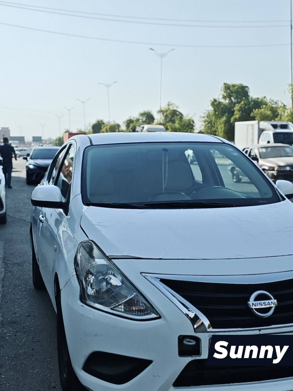 Nissan sunny 2018 ٣ پارچە سبوخی هەیە بێ ناوگرتن سیارە ٢٦٠ کم رۆشتوە بەنزبەت ساحریش ٨٦ وەرە و مەجال ***********
