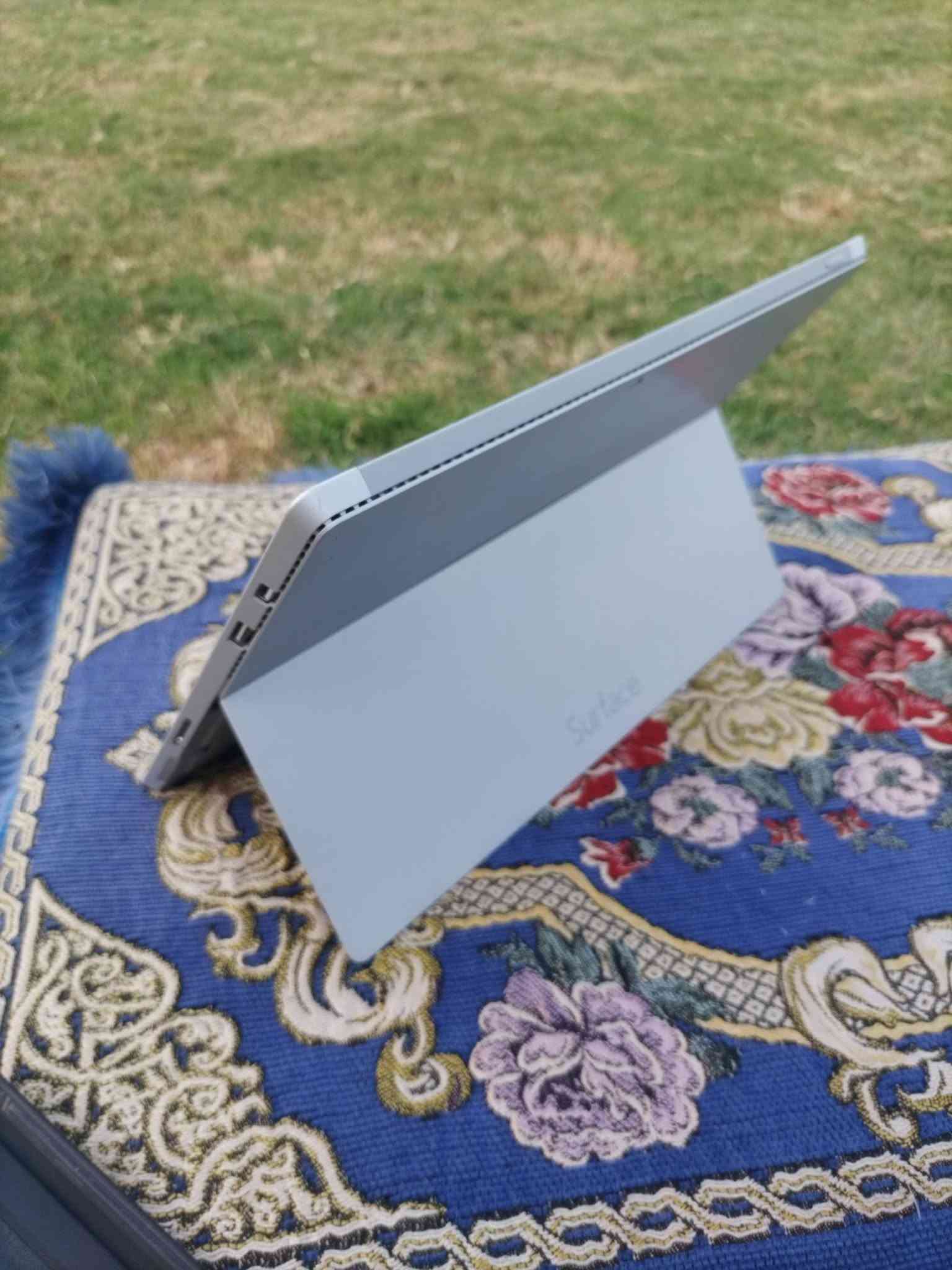 سيرفس برو 3 نضافه 95%
رام 4 كيكا
هارد 128 ssd
حجم 12.3
لمس 
معالج i5 جيل رابع 
مع شاحنه وحقيبه وماوس وكيبورد 
السعر 190 الف قابل للتفاوض 
يتوفر ضمان شهر استبدال اي خلل
