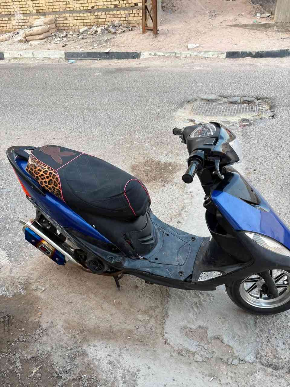 دراجه ماكس عدله اللبيع اريدها ب٥٠٠ وبيها مجال حك الجيه عنواني البصره ***********
