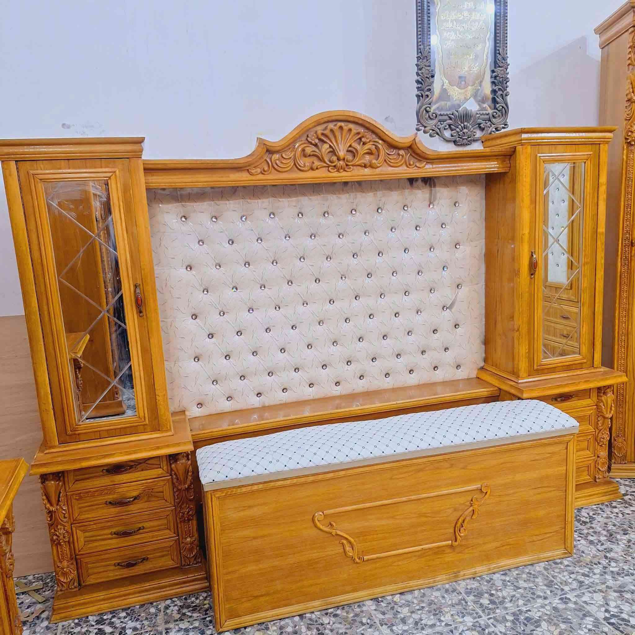 غرفه اخشاب  ام المسرح  تسكام 5 ملم صاج خارج والداخل شغل  الهيكل ودنك  زان توج زان نقش زان مصري  شغل درجه اولى  الغرفه كلش ثكيله وخشب قوي واخت الجديدة ونظيفه كولش اي كسر و ضرر ما بيها  نسبة نظافته 98 /  100
القاعد بلوك سقف بلوك  الظهر جرجوبه براغي 
 الغرفه ولا غلطه بيها و بالعافيه على لي ياخذها  
وتساب/  ***********
 العنوان بغداد  البلديات و اكو  توصيل هم موجود
