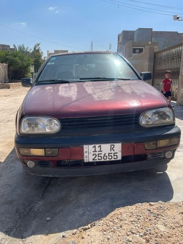 السلام عليكم سياره كولف موديل 1993 محرك 0.8 كير اوتماتيك محرك وعقل وضفيره جدد قبل فتره شديتهن كير اوتماتيك الكير شرط لا عته ولا تاخير  فلتر  ودهن الكير  اصلي بدلت قبل شهر سياره معمر بيها دوسات جوه لباب فقط دشبولها كله شغال من كيجات واضويه داخلها جديد عندي قماش قماره شويه نازل من جنطه  سياره قطره خياس ما بيها و تبريد بدلت بور برن كمبريسر وراح الغاز شرط بس تشحنه سياره بيها جلح بل قماره وبنيد رقم دولي باسمي سعر 45 وبيها للعلم سياره حتى ما غاسلها مبينه بصور رقمي *********** حسين او مراوس
