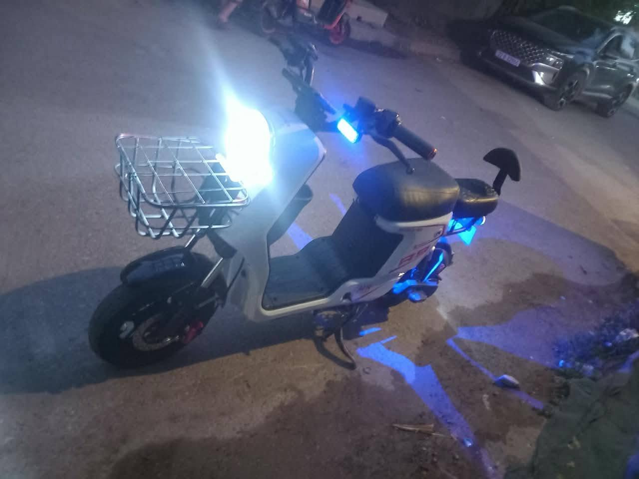 دراجه شحن ار٩ اي نقص مابيه بطاريات اصغار دراجة تفحص بطاريات وهية يلة تاخذها سعر ٣٢٥ وبيها مجال قليل بعقوبة مجسر مفرك***********
