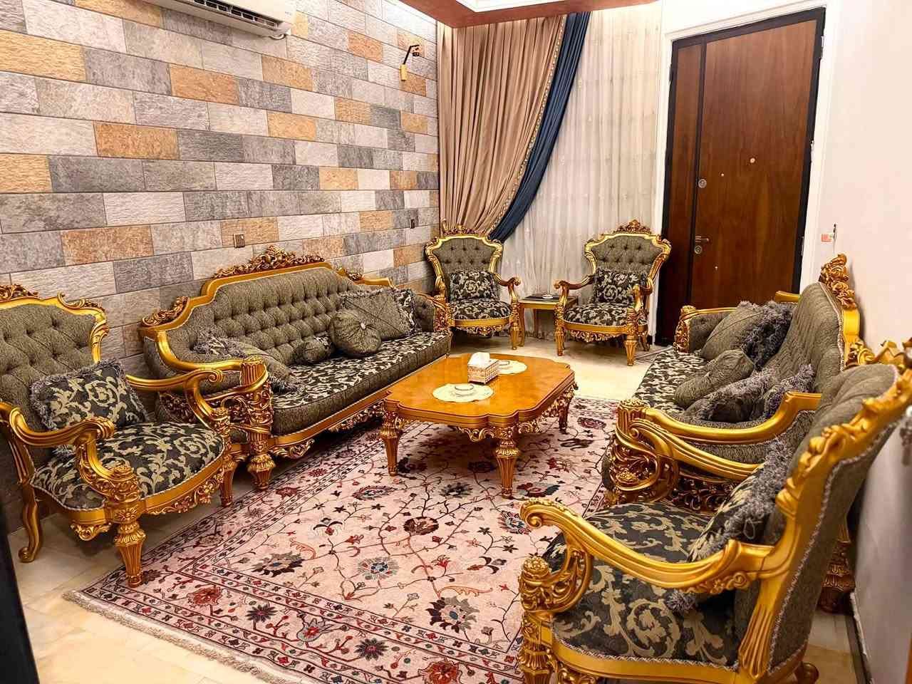 للبيع تخم10مقاعد+طبله وسطيه +2طبلات خشب زان طبيعي سفنج طبي مقاعد متحركه وسحاب وكوشات 16كوشه تخم ستعمال كلش قليل جديد بمعنى الكلمه مشتري33ورقه ابيعه16ورقه  مكان حي الجهاد ***********
