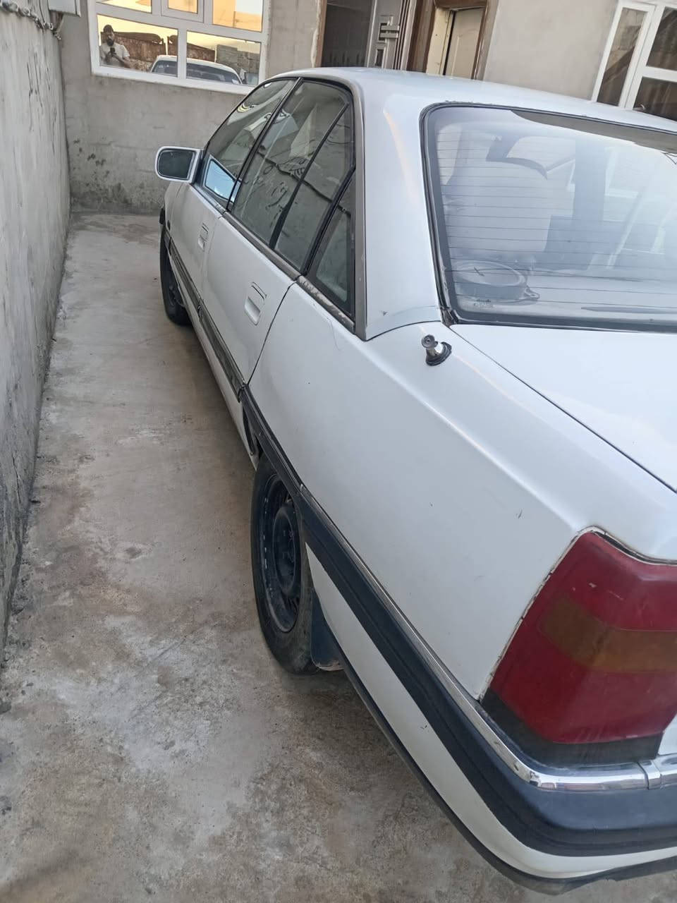 السلام عليكم  اوبل اوميكا حجم 20 موديل 91 كير محرك شرط اني الشرعي شرط التحويل سعرها 33 وبيها مجال بسيط ***********

