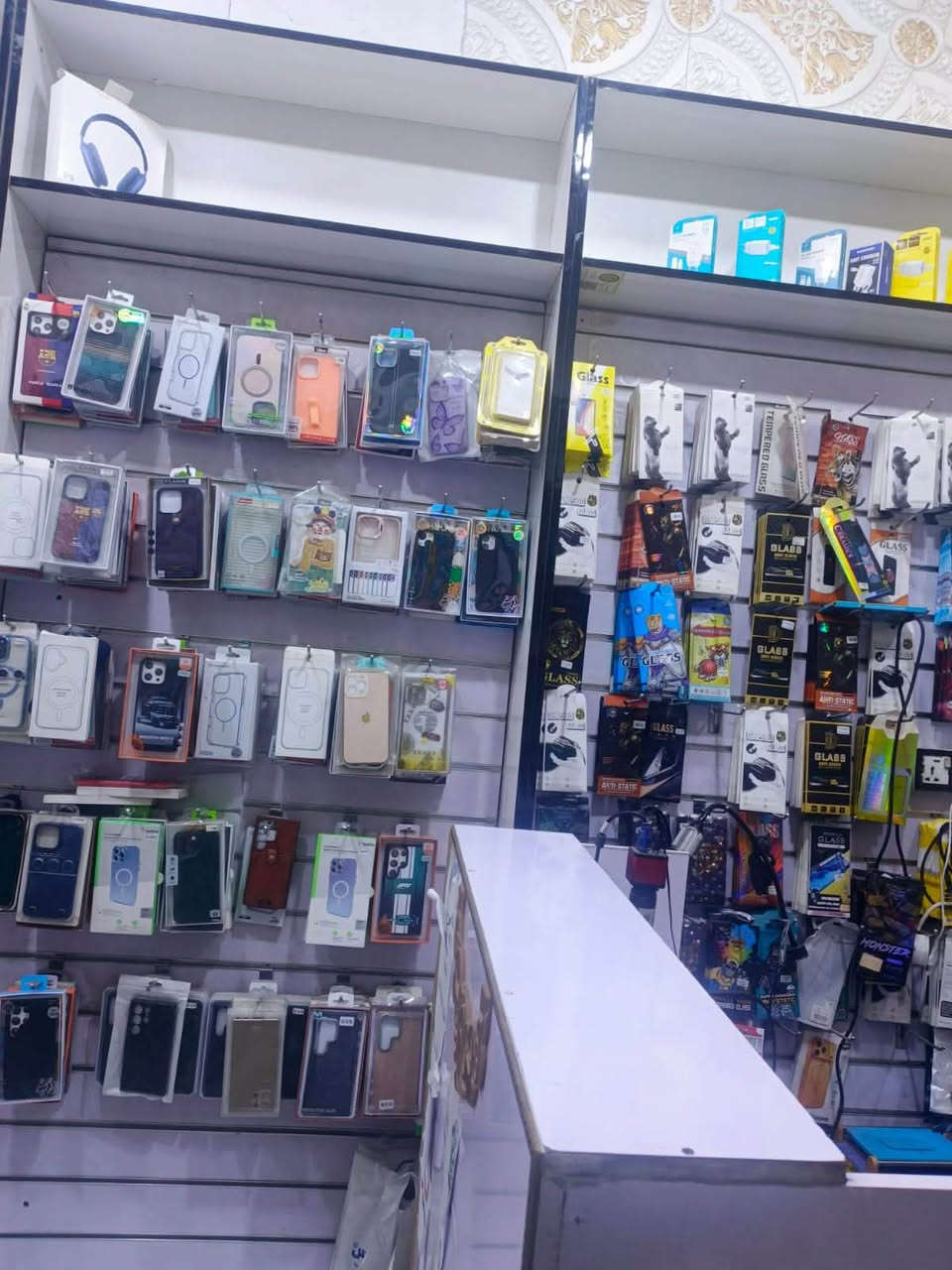 السلام عليك محل اللبيع محل موبايلات سعر الايجار 350محل عليه رجل كلش حلوه بس ابو المحل ما متفرغ المحل ‭

‭***********‬هاذه رقم ابو المحل العنوان القبله بحي الجامعه مقابيل لحوم ابو سجاد
