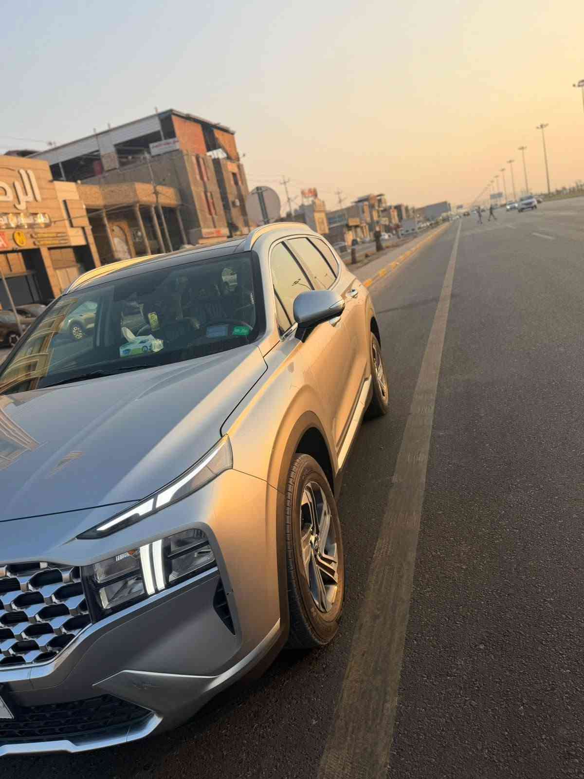 سنتافيه مديل 2023 دخول جديد كفاله عامه داخله تقرير غرق نسبة خفيفه جدا تعمل وتسير
فول مواصفات لمتد 1/1 ماشيه 9 الاف رقم بصرة تحويل ثاني يوم السيارة بيها مواصفات كولش هوايه واحلى من الصور زلغ مابيها بعدها بريحة الشركة حتى الدهن مالتها مال امريكا بعده جدا جديدة السيارة
بسعر مناسب وسبب البيع ضرف صحي 
للاتصال *********** ابو امير البصرة, العراق
