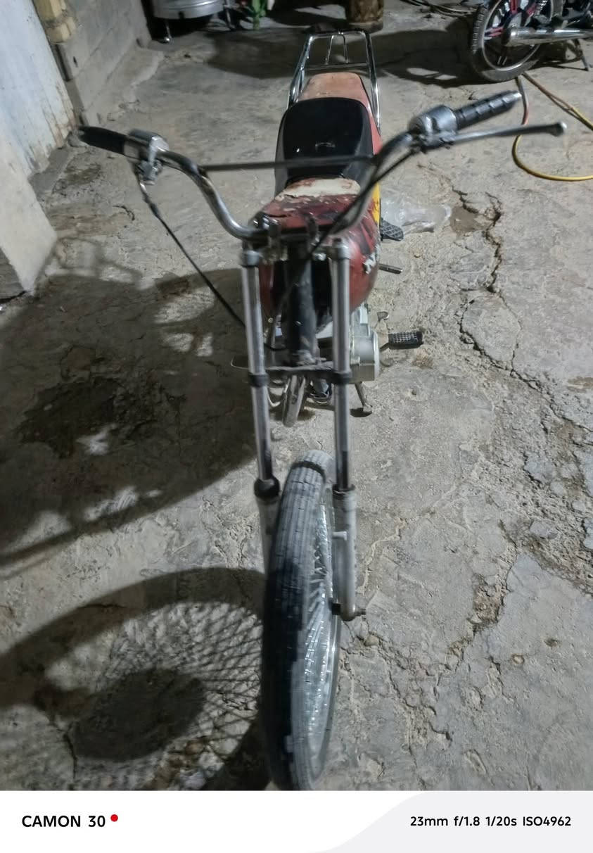 دراجه للبيع مكينه نامه برو 20 دراجه زينه وياله جدد ومكينه نضيفه بدون اوراق كلك كلك السعر 275بيه مجال قليل الاتصال *********** بي واتساب
