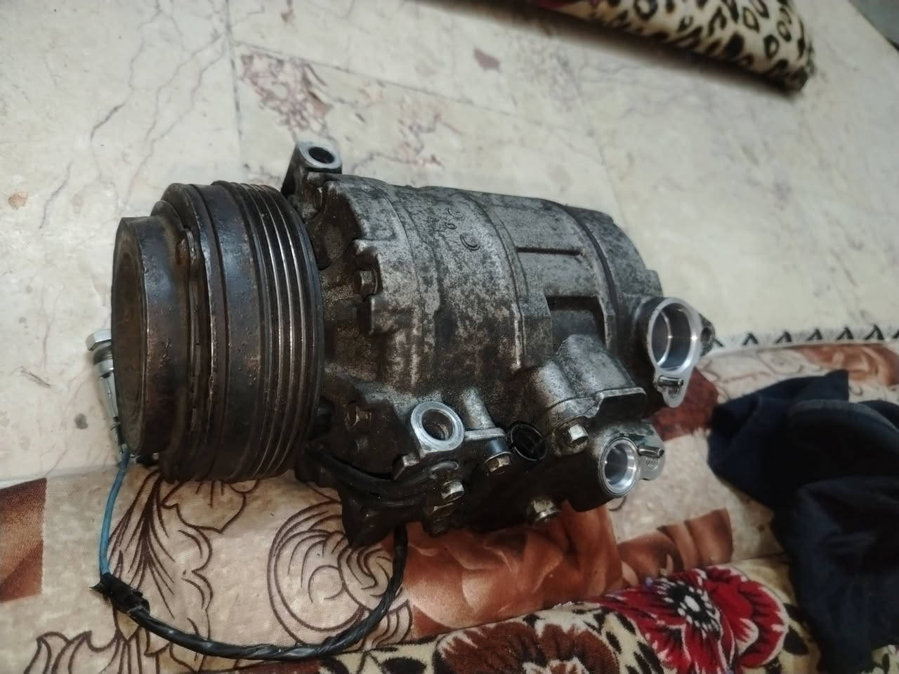 السلام عليكم للبيع كمبريسر تبريد صقر حاويه.. 
سعره ٨٠ ألف. 
مكانه بغداد
***********
