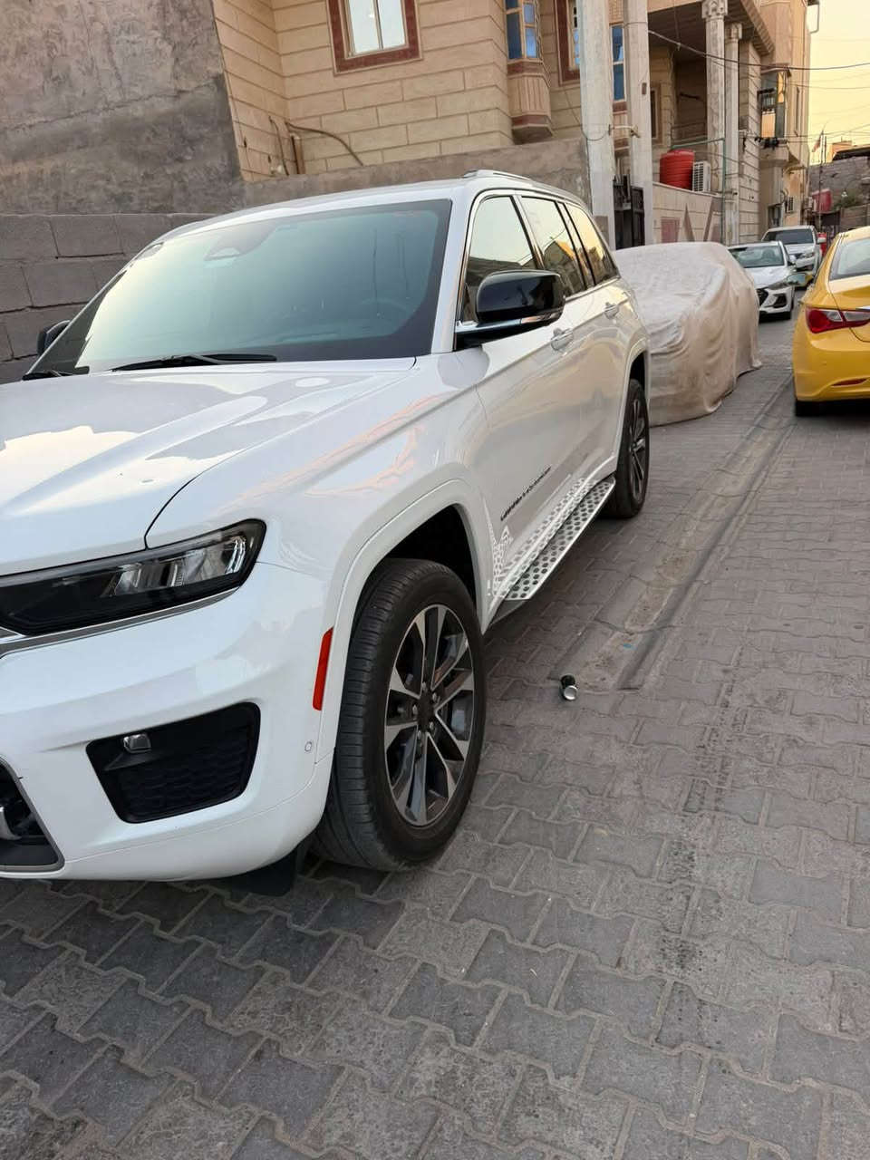 السلام عليكم جيب اوفر لاند معروفه مواصفاتها فول للأخير
موديل 23  
خليجي شركه هارلم 
كفاله عامه 
ممشى السياره 87
للاستفسار اكثر ***********
