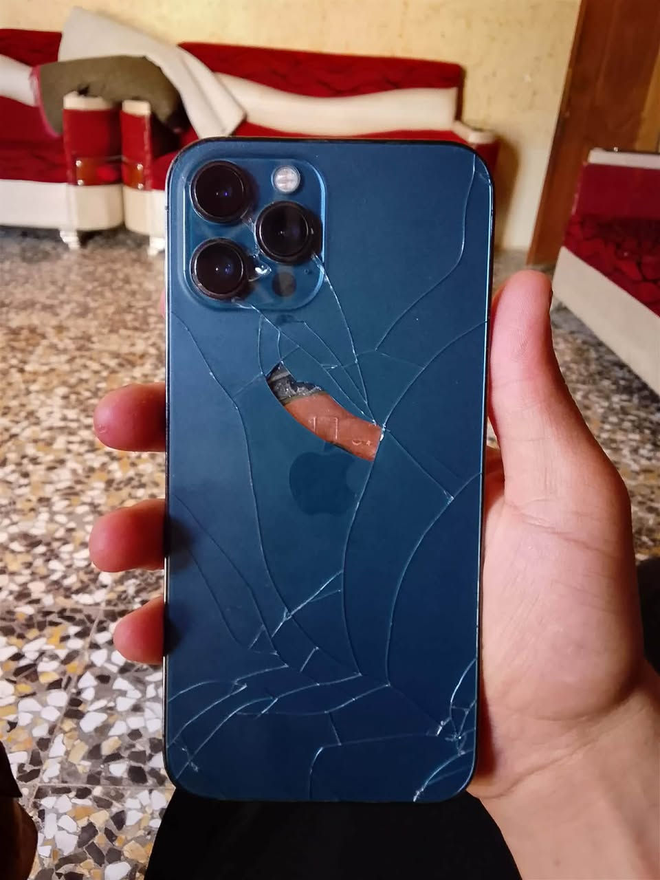 ايفون 12برو ماكس 
ذاكره 256 
بطاريه اصليه 100تقره مستعمله شاشه اصليه ٣خيارات  ووضوح عالي 
 أمريكي مراوس بايفون فقط عادي أنطي فرق أو بيع

‭***********‬ مكاني كربلاء
