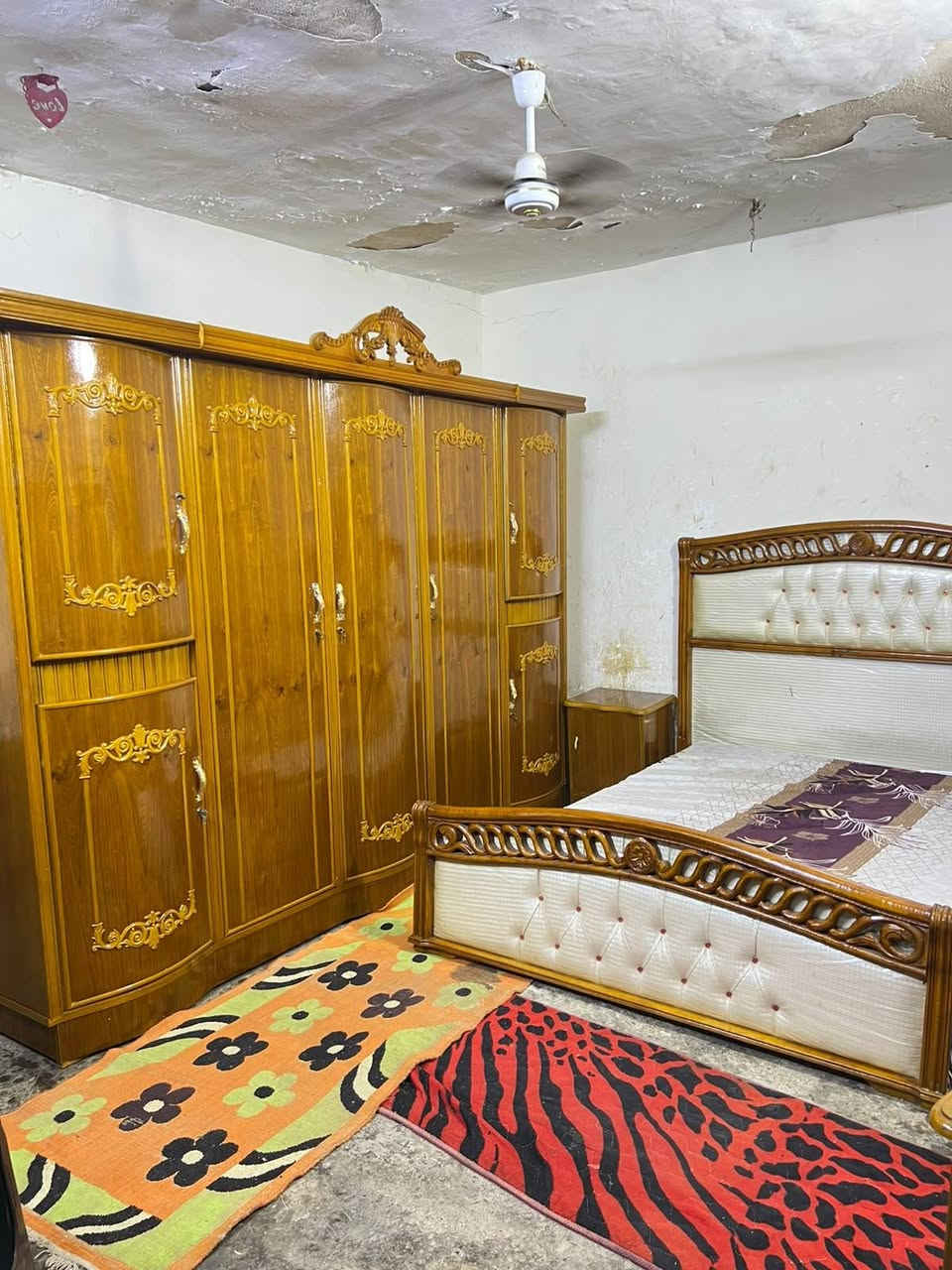 غرفه اخشاب صاج مستعمله للبيع نضيفه 5ابواب ملحق موديل نفخ مقوس حديث زان الزاويه كنتوريه ضهر جرجوبه براغي أخت الجديدة السعر 650بغداد الإتصال *********** متواجد واتساب اكو توصيل بكروه
