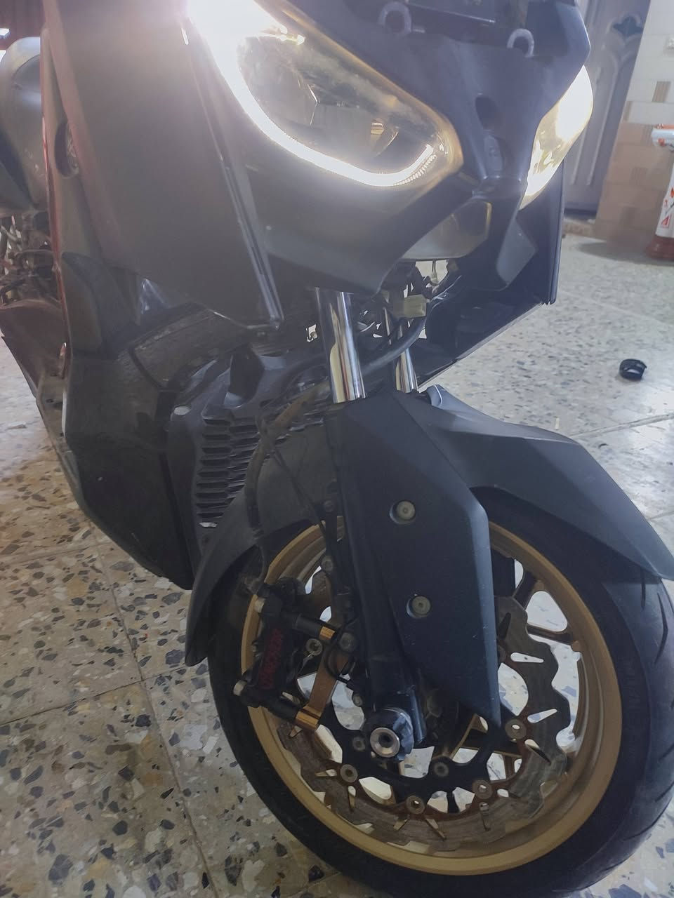 دراجه ياماهه اكس ماكس ياباني مكينه 300cc   سرعه 160 كهربائيات شغاله بيهه ويل وفچ مزود بلادي دراجه طافيه خلل بالمكينه طفت وما اشتغلت عنوان بغداد مدينه الصدر *********** السعر مليون وبيهه مجال
