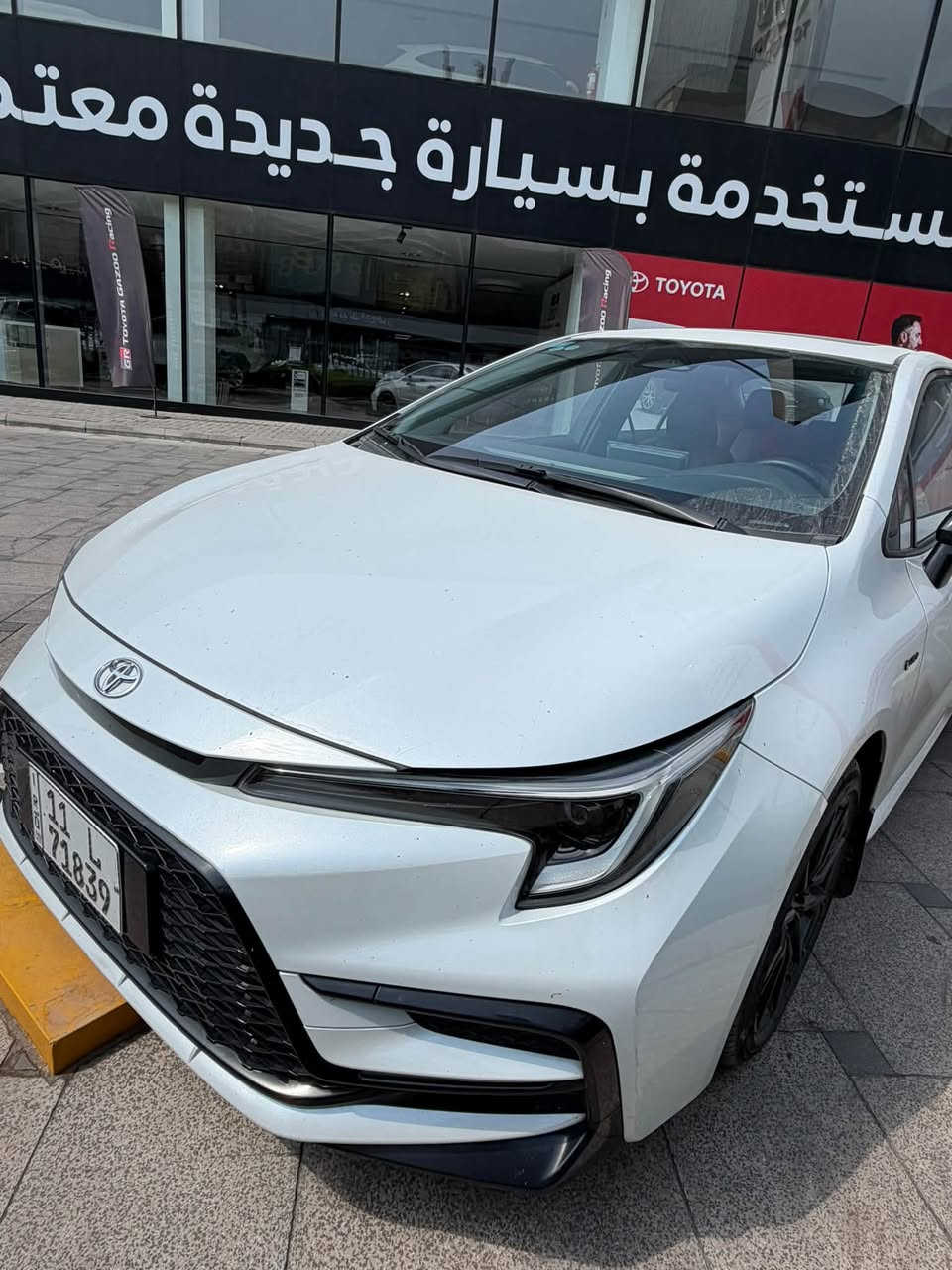 سلام عليكم كورلا خليجي ٢٠٢٥ بلاك ادشن s مكفولة من صبغ وبارد فقط طخة باب خلف السايق كد شبر  السيارة جديدة جدا ماشية ٢٩ الف كيلو السعر ١٦٢ التواصل ***********
