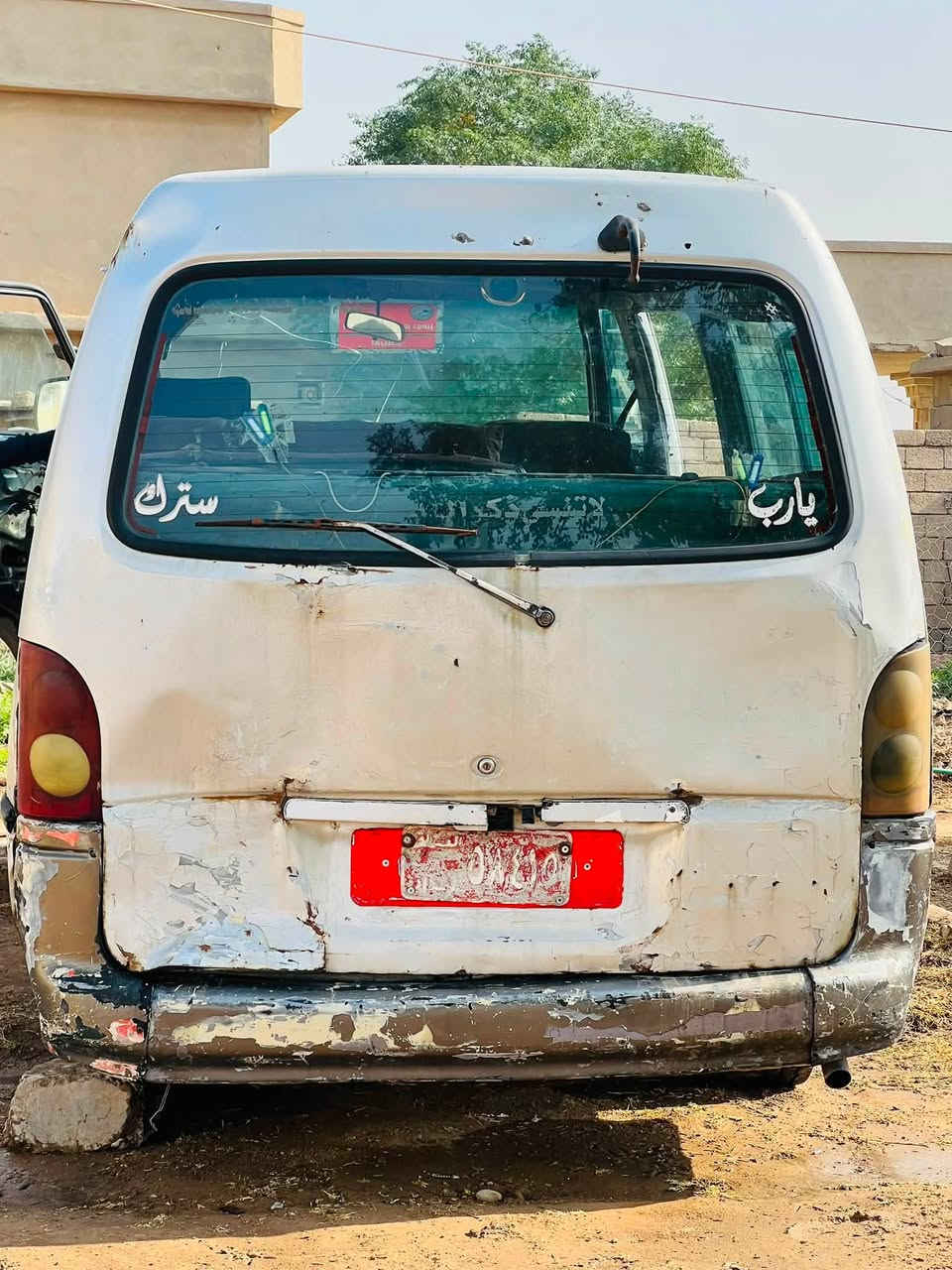 كيا هونداي موديل ١٩٩٣ بسعر مناسب حيل 
الشراي يتصل ويدلل احجيلك تفاصيلها 

***********
