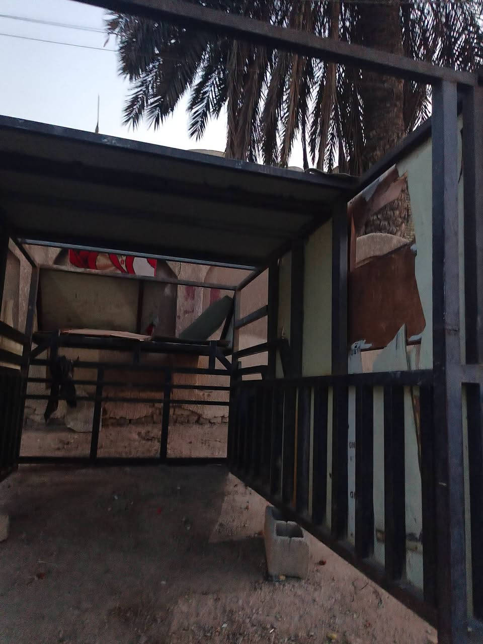 محجر بوكس مال كيا 7 جنكال  
 السعر 250  ،         العنوان بغداد البلديات
الهاتف ***********
